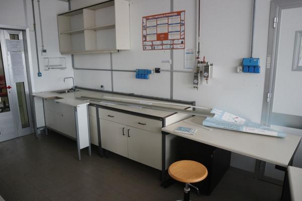 12#2713 Arredi laboratorio in vendita - foto 1