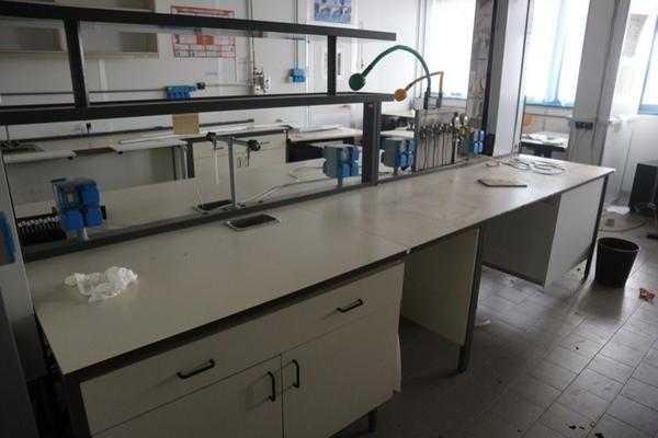 12#2713 Arredi laboratorio in vendita - foto 3