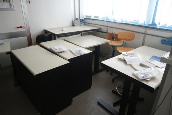 12#2713 Arredi laboratorio in vendita - foto 4