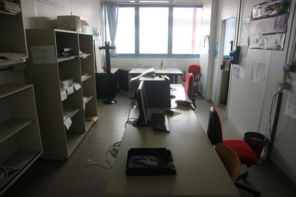 13#2713 Arredi e attrezzature ufficio in vendita - foto 1