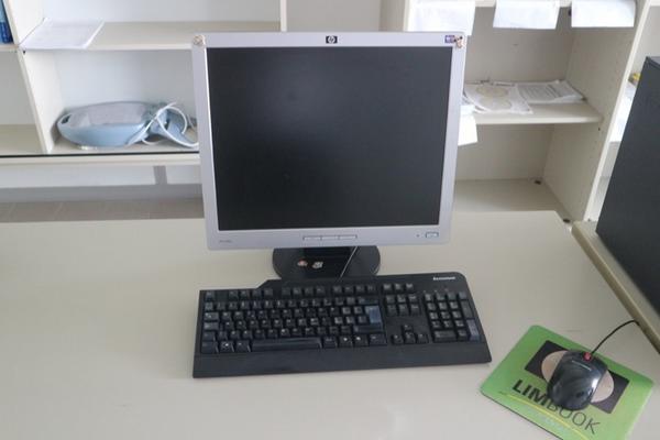 13#2713 Arredi e attrezzature ufficio in vendita - foto 2