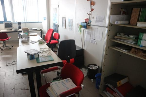 29#2713 Arredi e attrezzature ufficio in vendita - foto 1