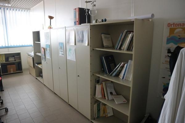 30#2713 Arredi e attrezzature ufficio in vendita - foto 2