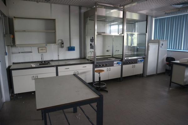 8#2713 Arredi laboratorio in vendita - foto 1