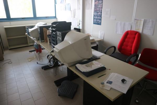 41#2714 Arredi e attrezzature ufficio in vendita - foto 3