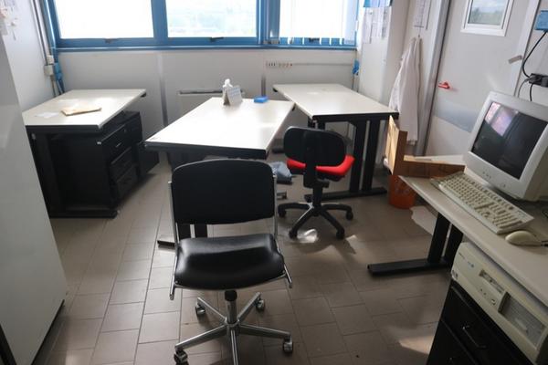 12#2715 Arredi laboratorio in vendita - foto 5
