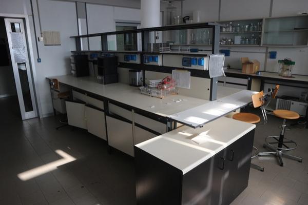 8#2715 Arredi laboratorio in vendita - foto 1