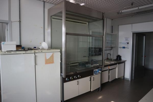 8#2715 Arredi laboratorio in vendita - foto 2