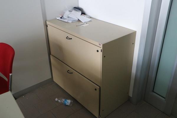 50#2716 Arredi e attrezzature ufficio in vendita - foto 4