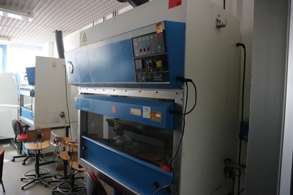 10#2717 Attrezzature e arredi laboratorio in vendita - foto 3