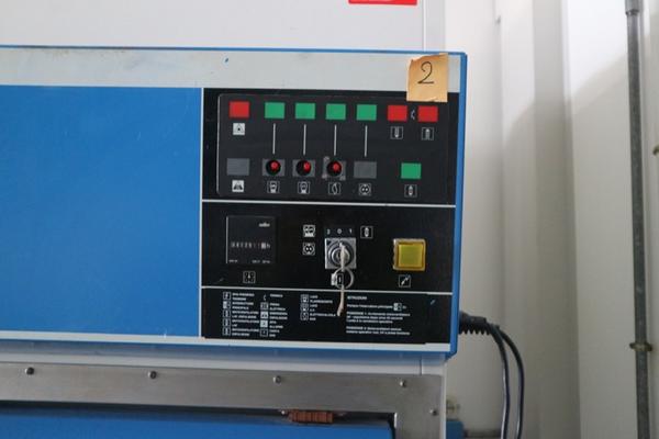 10#2717 Attrezzature e arredi laboratorio in vendita - foto 5