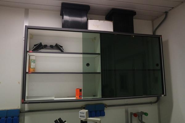 26#2717 Banchi da lavoro e mobile pensile in vendita - foto 4