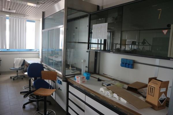 34#2717 Banchi da lavoro e arredi laboratorio in vendita - foto 2