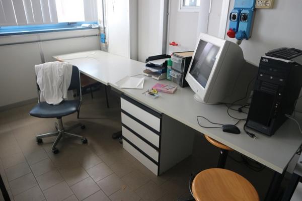 34#2717 Banchi da lavoro e arredi laboratorio in vendita - foto 4