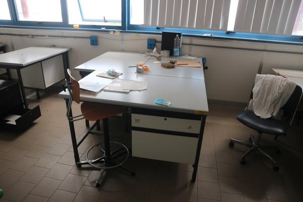 34#2717 Banchi da lavoro e arredi laboratorio in vendita - foto 5