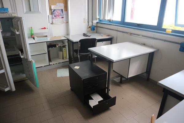 34#2717 Banchi da lavoro e arredi laboratorio in vendita - foto 6
