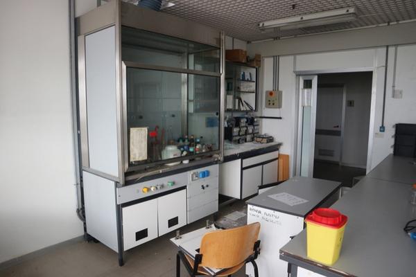49#2718 Arredi da laboratorio in vendita - foto 2