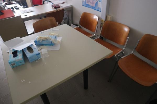 64#2718 Arredi e attrezzature ufficio in vendita - foto 3