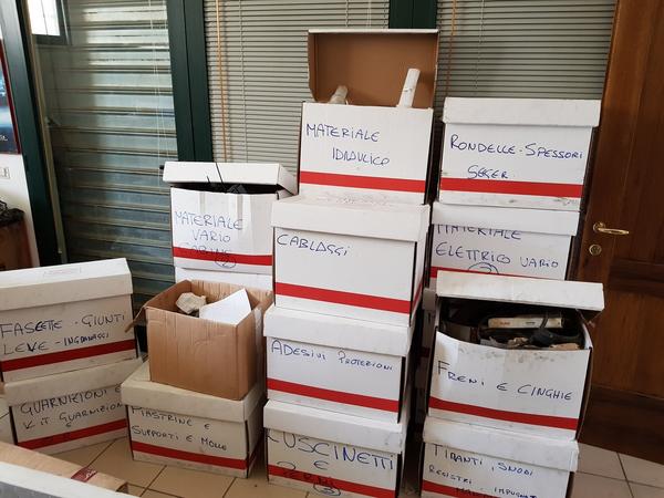 26#2736 Adesivi e protezioni in vendita - foto 1