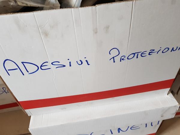 26#2736 Adesivi e protezioni in vendita - foto 2