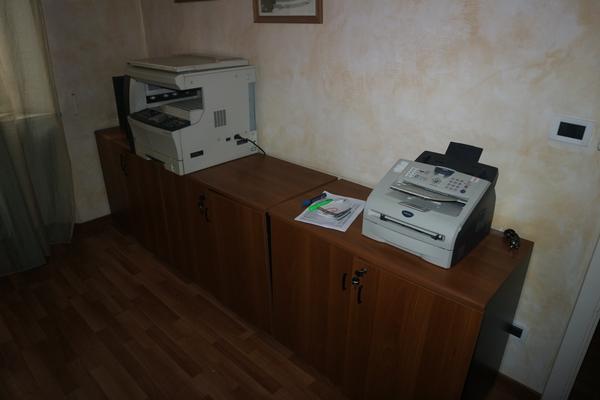 2#2737 Arredi e attrezzature ufficio in vendita - foto 3