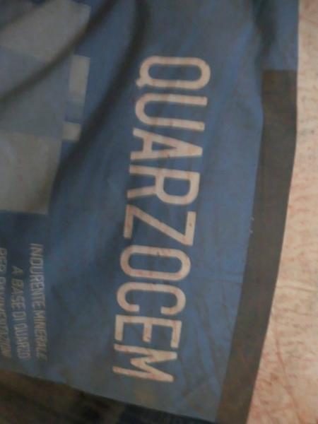 96#2746 Scaffalatura e partite di prodotti cementizi in vendita - foto 9