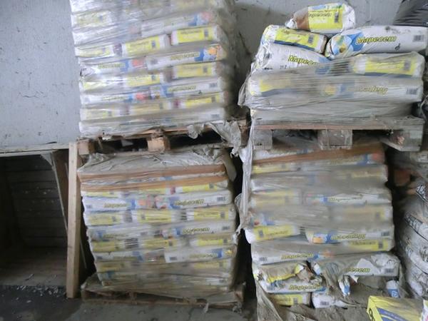 96#2746 Scaffalatura e partite di prodotti cementizi in vendita - foto 28