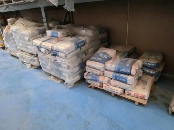 96#2746 Scaffalatura e partite di prodotti cementizi in vendita - foto 38