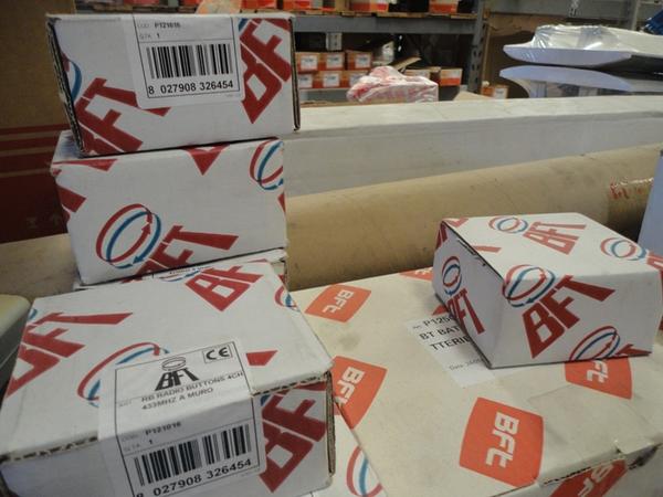 20#2756 Materiale elettrico Mareco BFT e Beghelli in vendita - foto 3