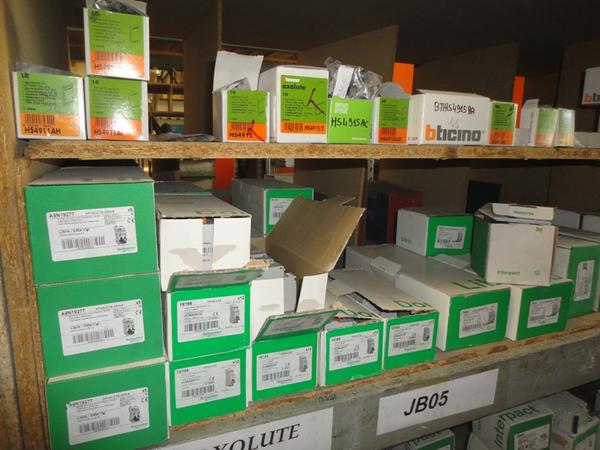 24#2756 Materiale elettrico Schneider in vendita - foto 2