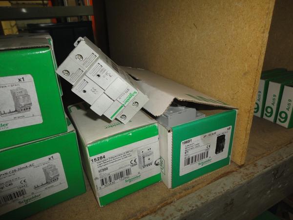 24#2756 Materiale elettrico Schneider in vendita - foto 4