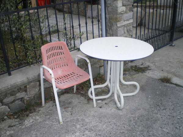 49#2762 Tavolo con sedia in vendita - foto 1