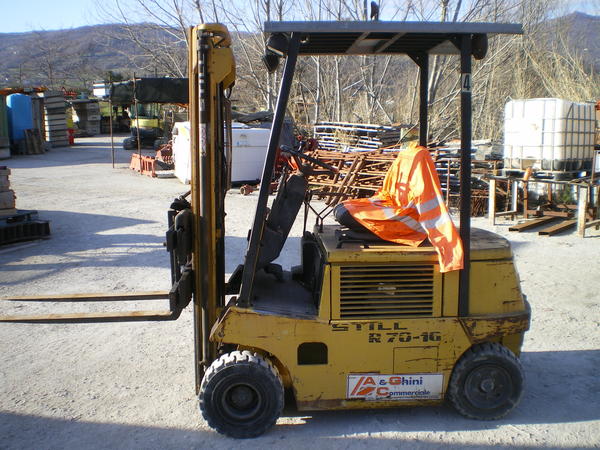 Carrelli elevatori in vendita