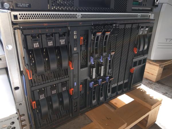 4#2763 Gruppo di continuitࠥ Ibm System Storage in vendita - foto 1