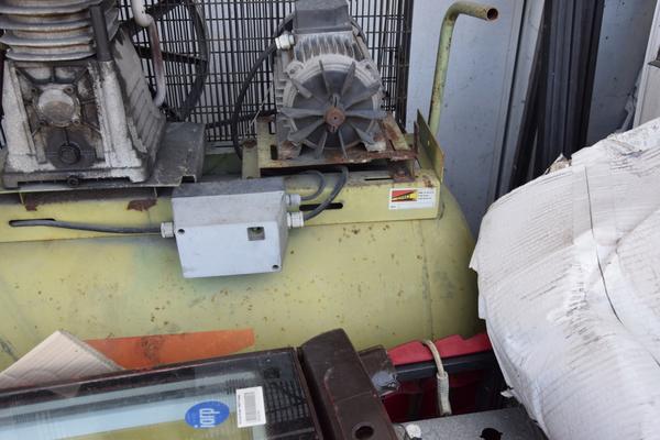 22#2786 Compressore Cmc e armadietti in vendita - foto 2