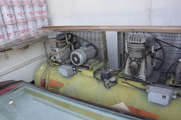 22#2786 Compressore Cmc e armadietti in vendita - foto 4