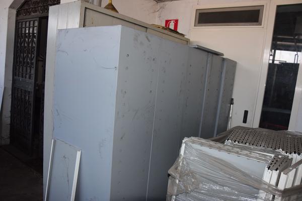 22#2786 Compressore Cmc e armadietti in vendita - foto 6