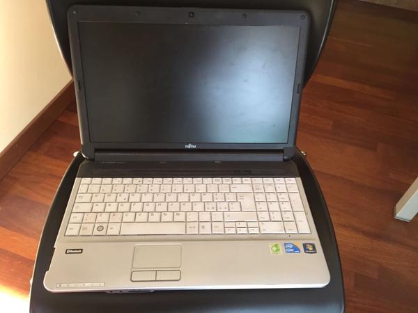 1#2796 Pc Fujitsu portatili e fissi in vendita - foto 1