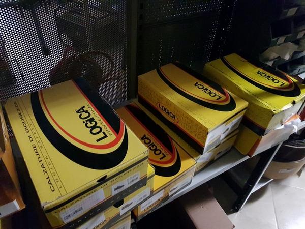2#2797 Abbigliamento da lavoro in vendita - foto 4