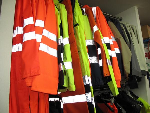 2#2797 Abbigliamento da lavoro in vendita - foto 21