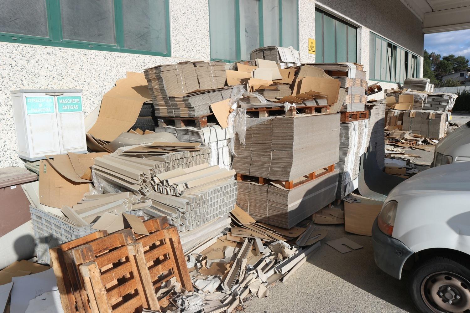 Lot Cardboard pallets