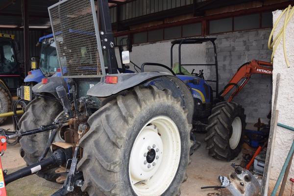 15#2799 Trattore New Holland 40-20 in vendita - foto 2