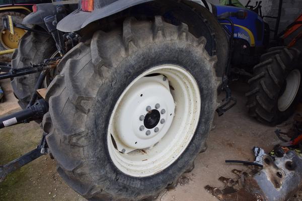 15#2799 Trattore New Holland 40-20 in vendita - foto 9