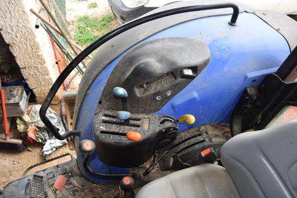 15#2799 Trattore New Holland 40-20 in vendita - foto 13