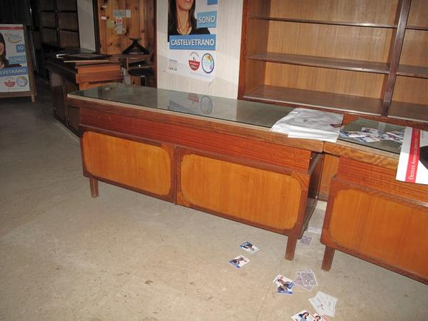 2#2805 Arredi per negozio di abbigliamento in vendita - foto 2