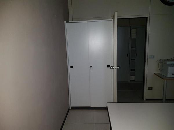 1#2808 Attrezzature elettroniche e arredi ufficio in vendita - foto 5