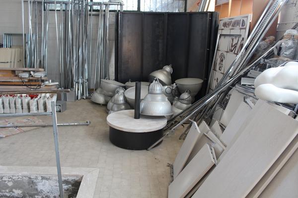 1#2810 Attrezzature per negozio di abbigliamento in vendita - foto 2
