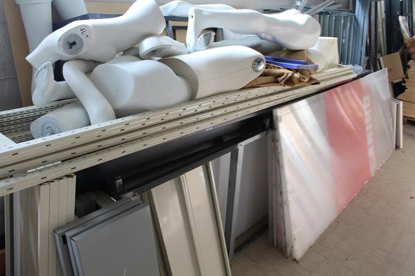 1#2810 Attrezzature per negozio di abbigliamento in vendita - foto 10