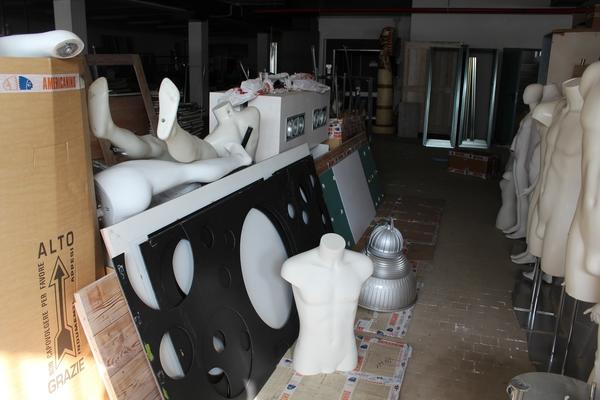 1#2810 Attrezzature per negozio di abbigliamento in vendita - foto 12