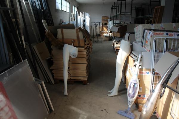 1#2810 Attrezzature per negozio di abbigliamento in vendita - foto 13